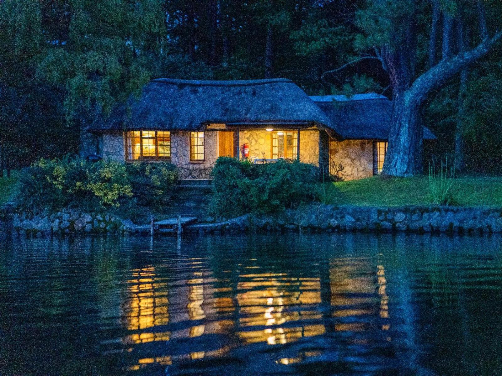 Lake Naverone Holiday Cottages Дракенсберг-Гарден Экстерьер фото